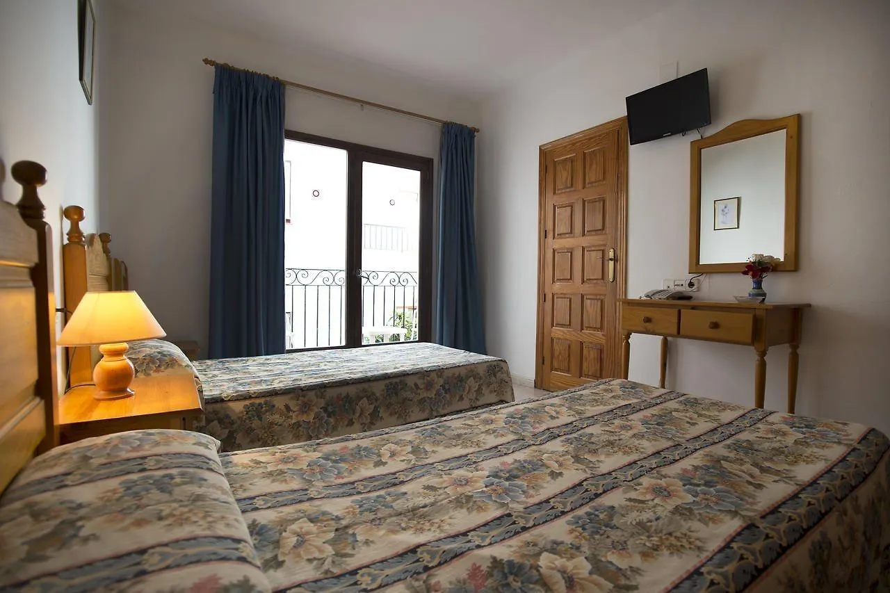 Hostal Sa Rota سانتا أيُلاريا ذيس ريو 2*,