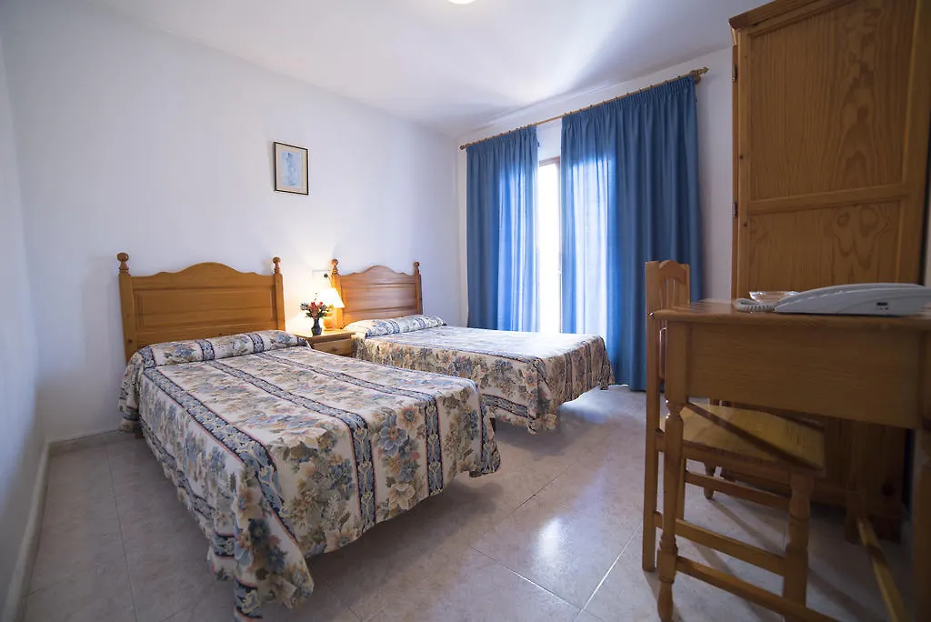 بيت ضيافة Hostal Sa Rota سانتا أيُلاريا ذيس ريو